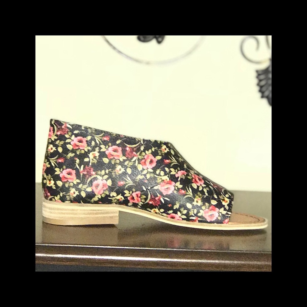 Floral Flat - Picture 5 of 6
